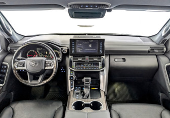 Подержанный автомобиль Toyota Land Cruiser Suv 2021 года (14 фото)