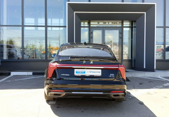 Подержанный автомобиль Hongqi H5 2023 года (6 фото)