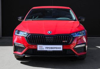 Подержанный автомобиль Skoda Octavia RS Liftback 2022 года (2 фото)