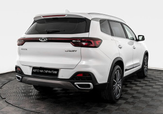 Подержанный автомобиль Chery Tiggo 8 2023 года (5 фото)