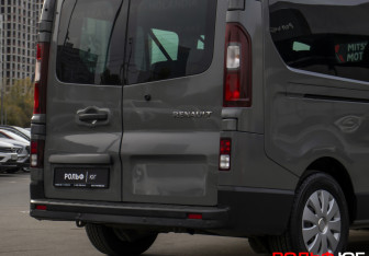 Подержанный автомобиль Renault Trafic 2019 года (21 фото)