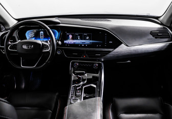 Подержанный автомобиль Geely Tugella 2021 года (11 фото)