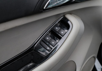 Подержанный автомобиль Chevrolet Orlando 2013 года (14 фото)