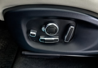 Подержанный автомобиль Jaguar F-Pace 2019 года (21 фото)