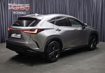 Подержанный автомобиль Lexus NX 2023 года (5 фото)
