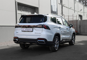 Подержанный автомобиль Geely Okavango 2024 года (4 фото)