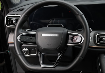 Подержанный автомобиль Jaecoo J8 2024 года (18 фото)