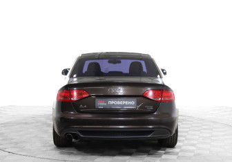 Подержанный автомобиль Audi A4 Sedan 2011 года (6 фото)