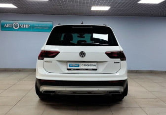 Подержанный автомобиль Volkswagen Tiguan 2019 года (6 фото)