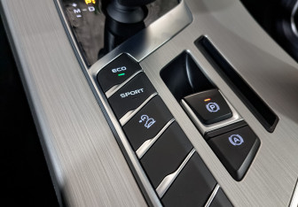 Подержанный автомобиль Geely Coolray 2023 года (27 фото)