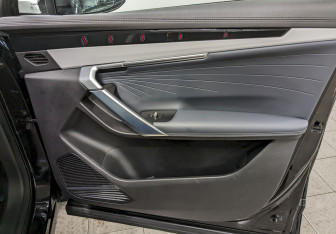 Подержанный автомобиль Geely Atlas 2024 года (19 фото)