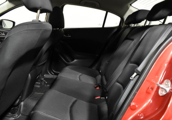 Подержанный автомобиль Mazda 3 Sedan 2014 года (17 фото)