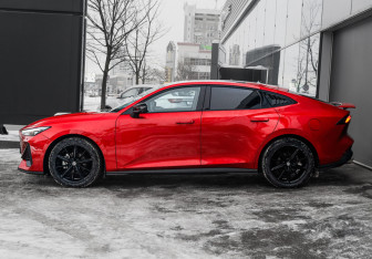 Подержанный автомобиль Changan UNI-V 2023 года (8 фото)