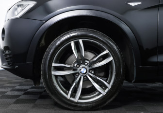 Подержанный автомобиль BMW X3 2015 года (23 фото)