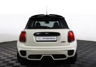 Подержанный автомобиль MINI Hatch 2018 года (6 фото)