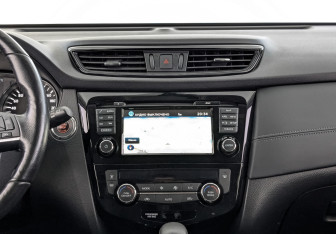 Подержанный автомобиль Nissan X-Trail 2018 года (17 фото)