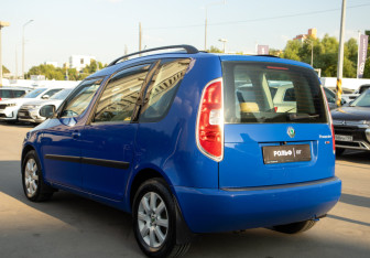 Подержанный автомобиль Skoda Roomster 2008 года (5 фото)