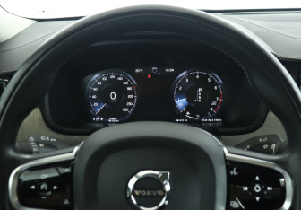 Подержанный автомобиль Volvo S90 2021 года (11 фото)