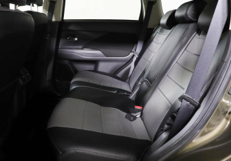 Подержанный автомобиль Mitsubishi Outlander 2021 года (11 фото)