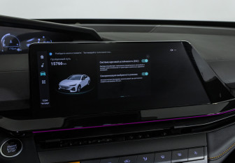 Подержанный автомобиль Changan UNI-V 2024 года (18 фото)