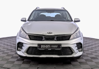 Подержанный автомобиль Kia Rio Hatchback 2021 года (2 фото)