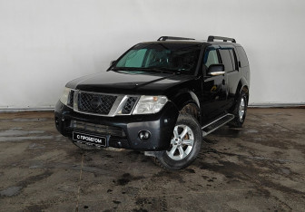 Подержанный автомобиль Nissan Pathfinder 2011 года (1 фото)