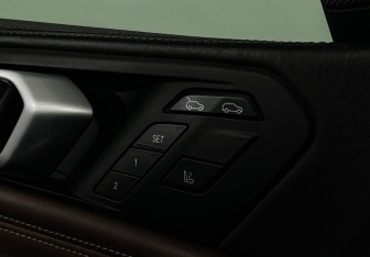 Подержанный автомобиль BMW X6 2020 года (17 фото)