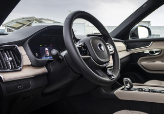 Новый Volvo XC90 2025 (14 фото)
