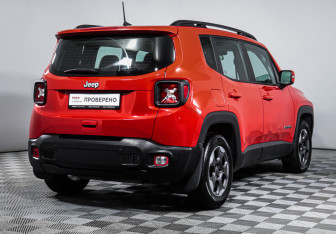 Подержанный автомобиль Jeep Renegade 2018 года (5 фото)