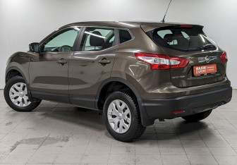 Подержанный автомобиль Nissan Qashqai 2014 года (7 фото)