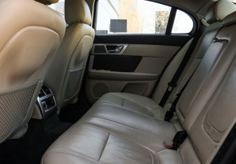 Подержанный автомобиль Jaguar XF Sedan 2014 года (8 фото)
