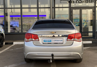Подержанный автомобиль Chevrolet Cruze Sedan 2013 года (7 фото)
