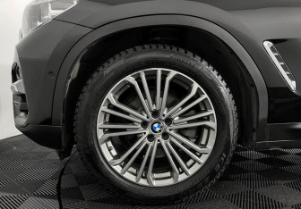 Подержанный автомобиль BMW X3 2019 года (7 фото)