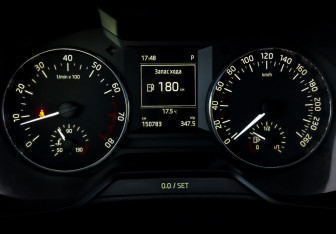 Подержанный автомобиль Skoda Octavia Liftback 2015 года (13 фото)