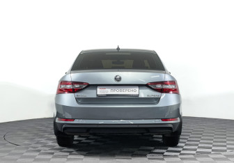 Подержанный автомобиль Skoda Superb Liftback 2018 года (6 фото)