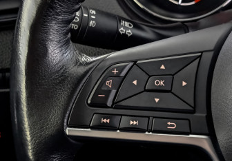 Подержанный автомобиль Nissan X-Trail 2018 года (28 фото)