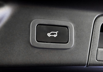 Подержанный автомобиль Land Rover Range Rover Velar 2019 года (26 фото)