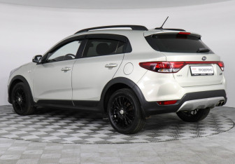 Подержанный автомобиль Kia Rio Hatchback 2018 года (7 фото)