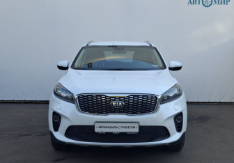 Подержанный автомобиль Kia Sorento 2019 года (2 фото)