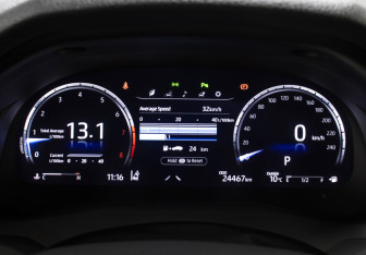 Подержанный автомобиль Toyota Camry Sedan 2023 года (13 фото)