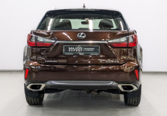 Подержанный автомобиль Lexus RX 2019 года (6 фото)