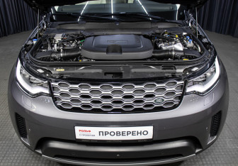 Подержанный автомобиль Land Rover Discovery 2022 года (9 фото)
