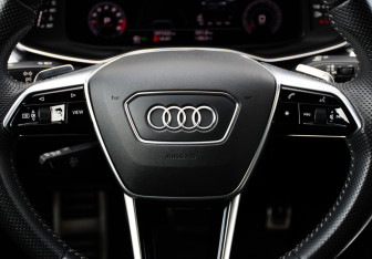 Подержанный автомобиль Audi A6 Sedan 2020 года (19 фото)