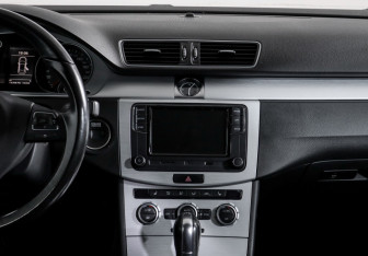 Подержанный автомобиль Volkswagen Passat CC 2013 года (12 фото)