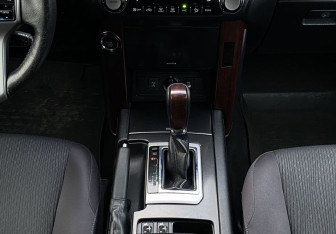 Подержанный автомобиль Toyota Land Cruiser Prado 2013 года (13 фото)