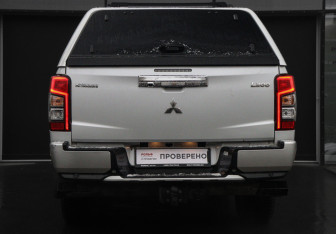 Подержанный автомобиль Mitsubishi L200 2021 года (6 фото)