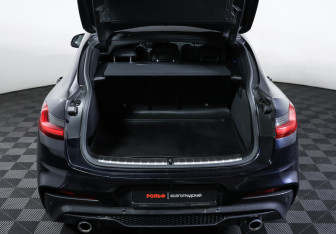 Подержанный автомобиль BMW X4 2019 года (10 фото)