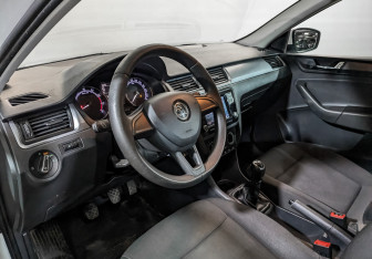 Подержанный автомобиль Skoda Rapid Liftback 2019 года (15 фото)