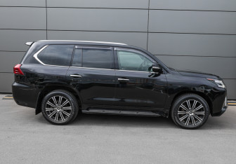 Подержанный автомобиль Lexus LX 2020 года (5 фото)