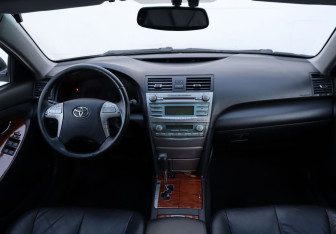 Подержанный автомобиль Toyota Camry Sedan 2008 года (13 фото)